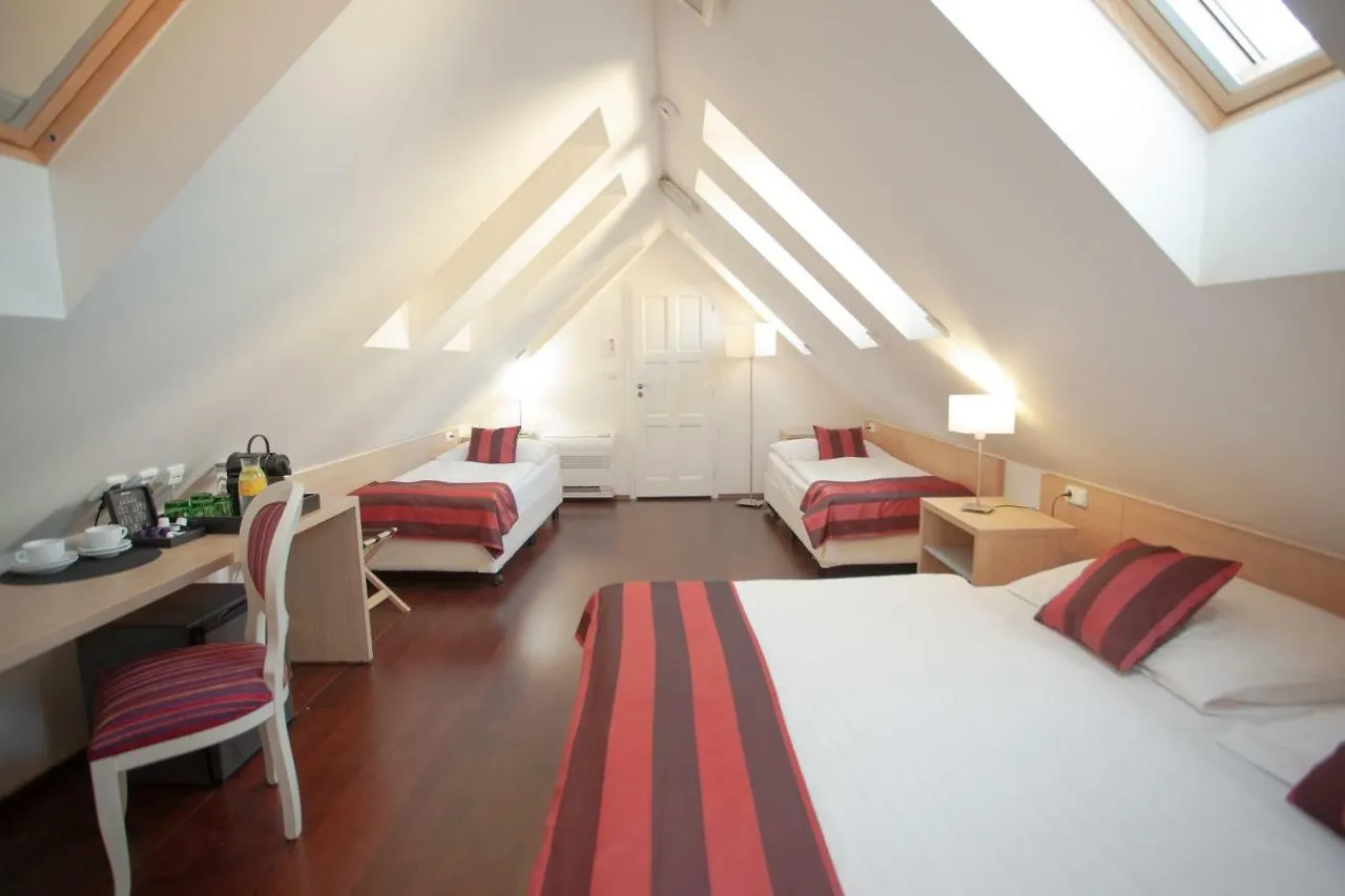 Little King U Malvaze Hotel Prague 4*,