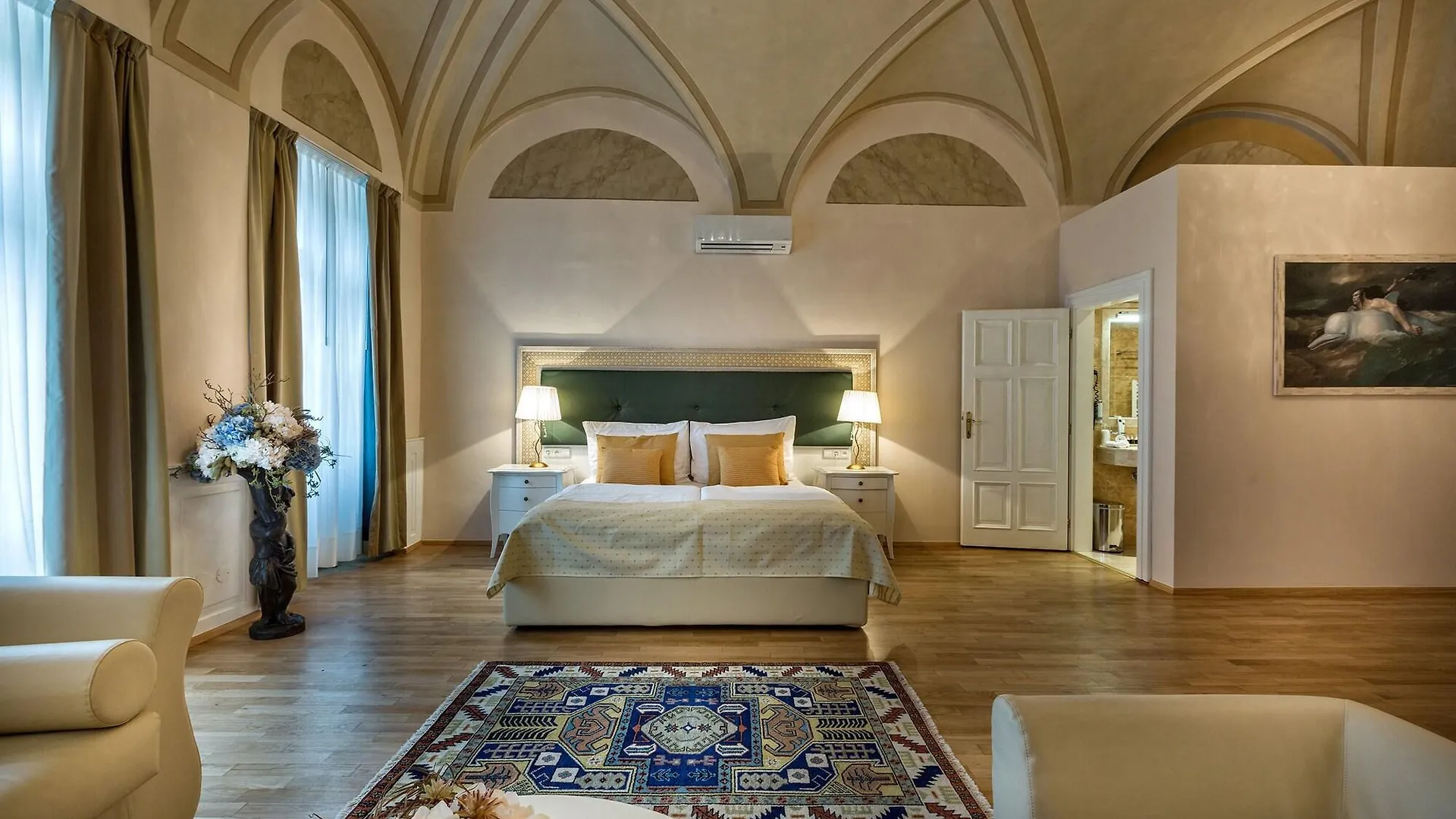 Little King Hotel U Malvaze Прага
