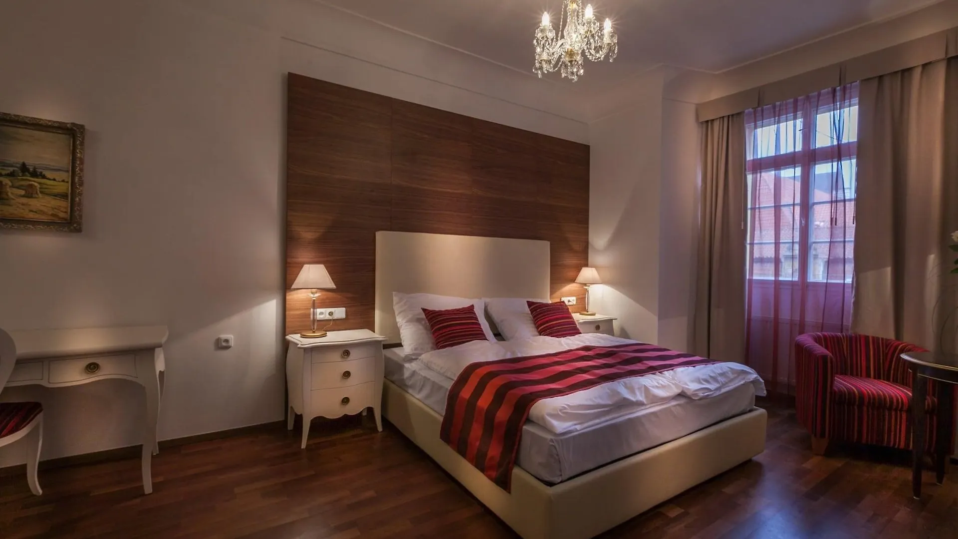 Little King Hotel U Malvaze Прага