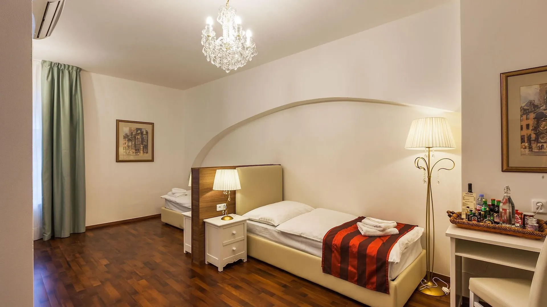 Little King Hotel U Malvaze Прага 4*,  Чехия