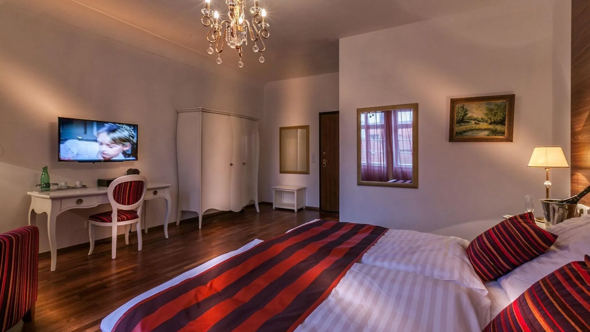 Little King Hotel U Malvaze Praga República Checa