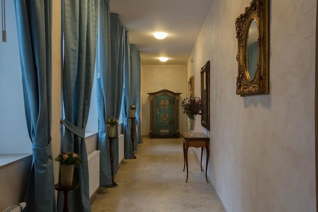 Little King Hotel U Malvaze Praga