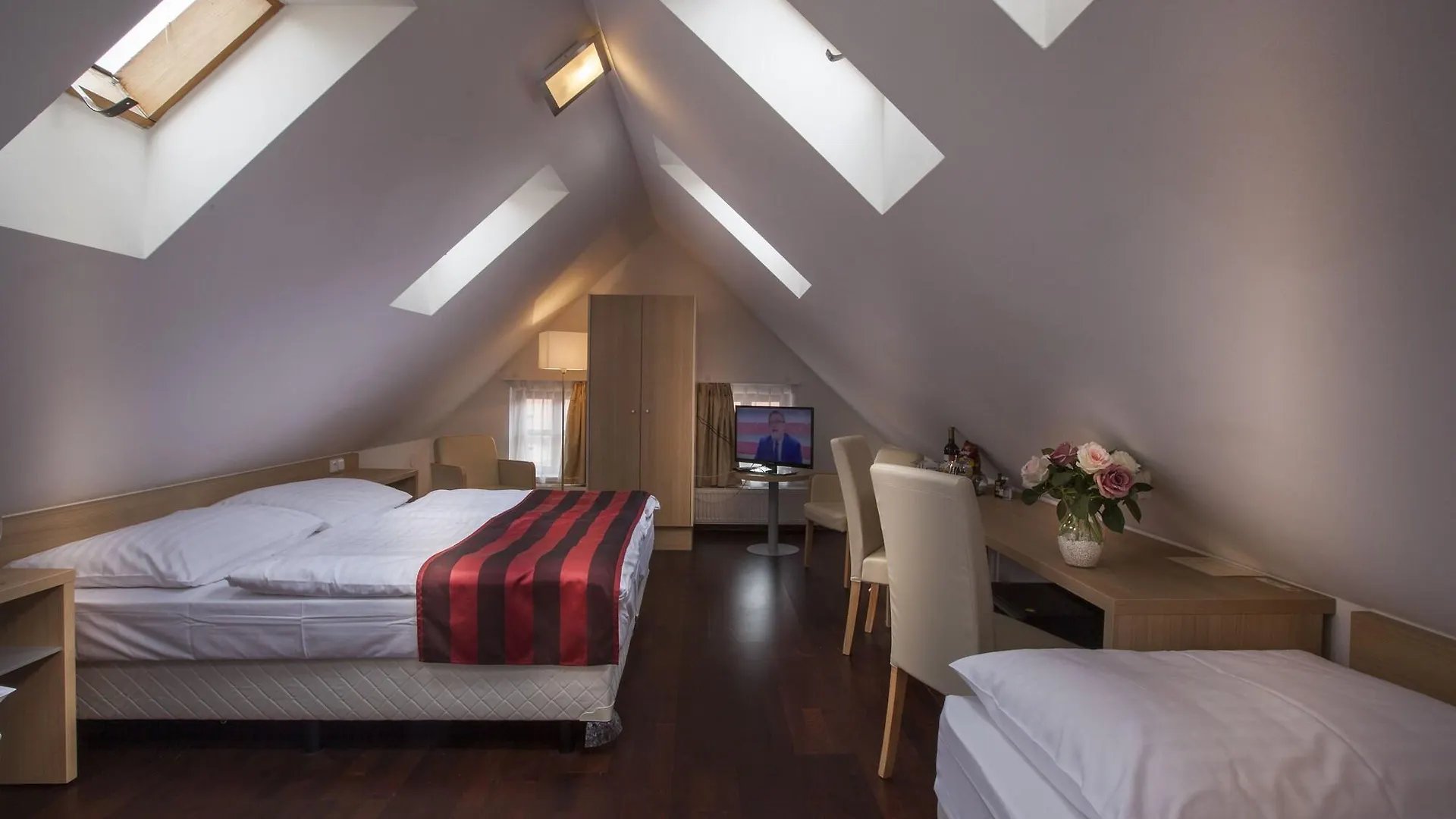 Little King Hotel U Malvaze Prague