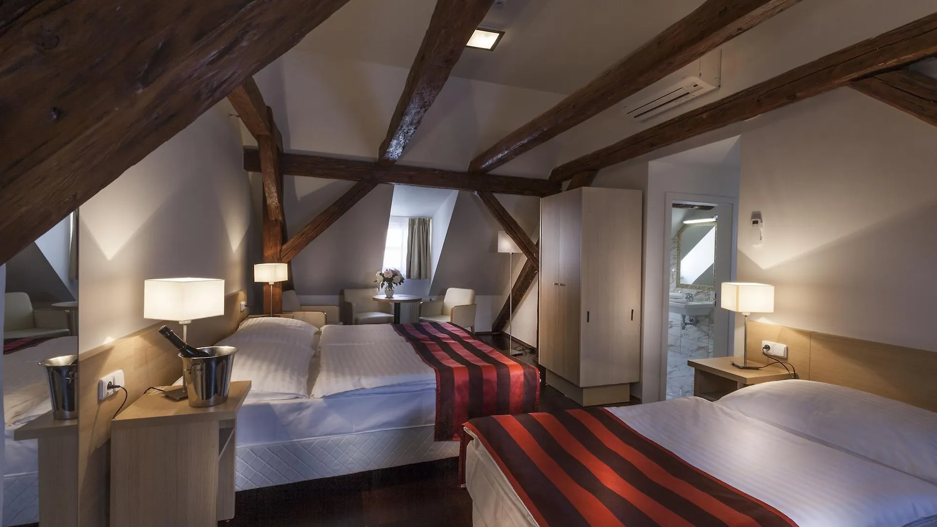 Little King Hotel U Malvaze Prag