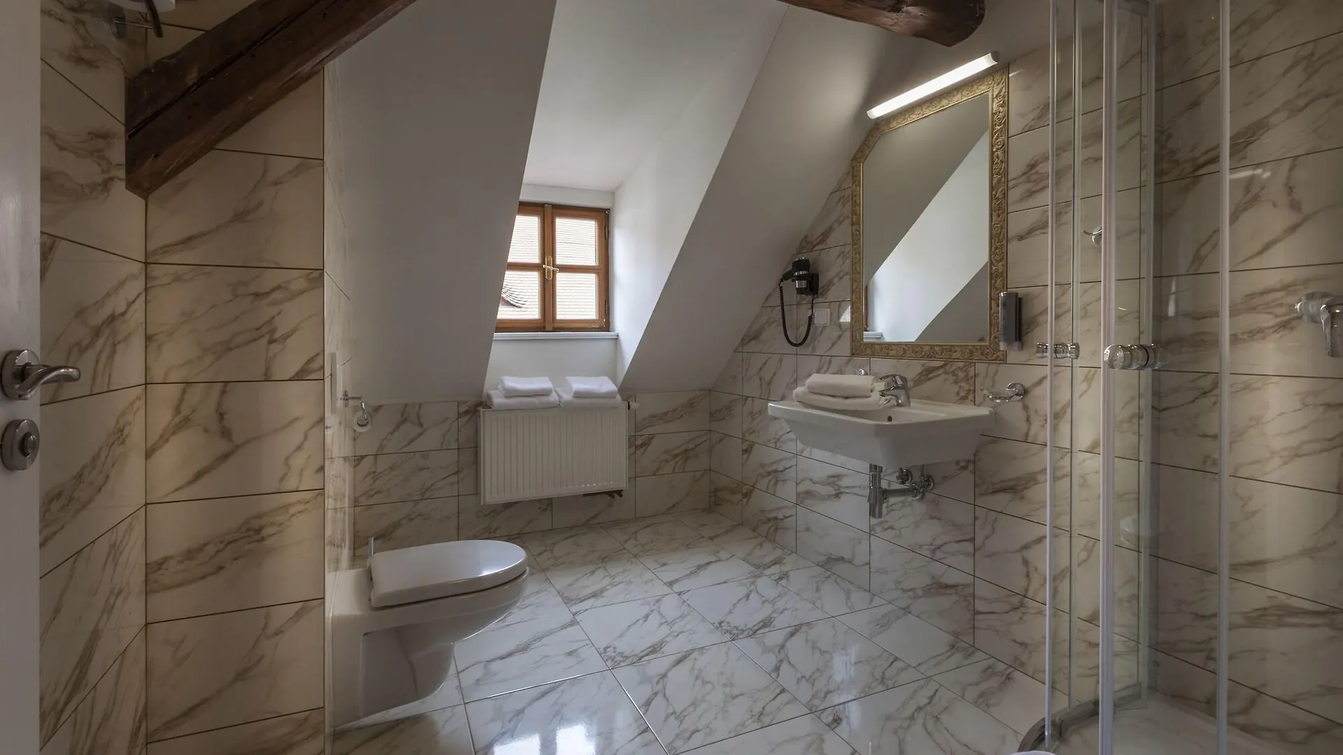Little King Hotel U Malvaze Prague 4*,