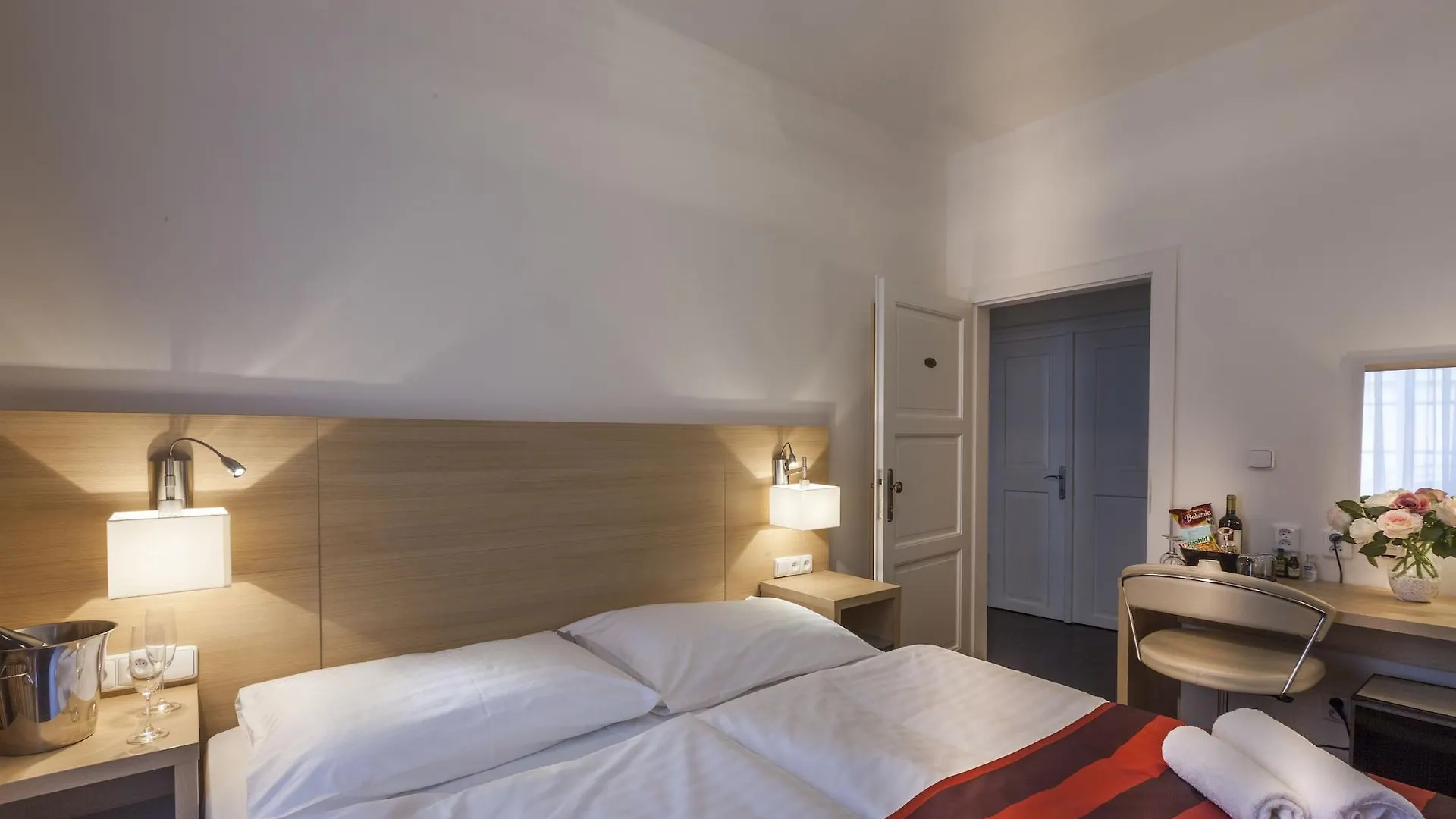 Little King Hotel U Malvaze Prague