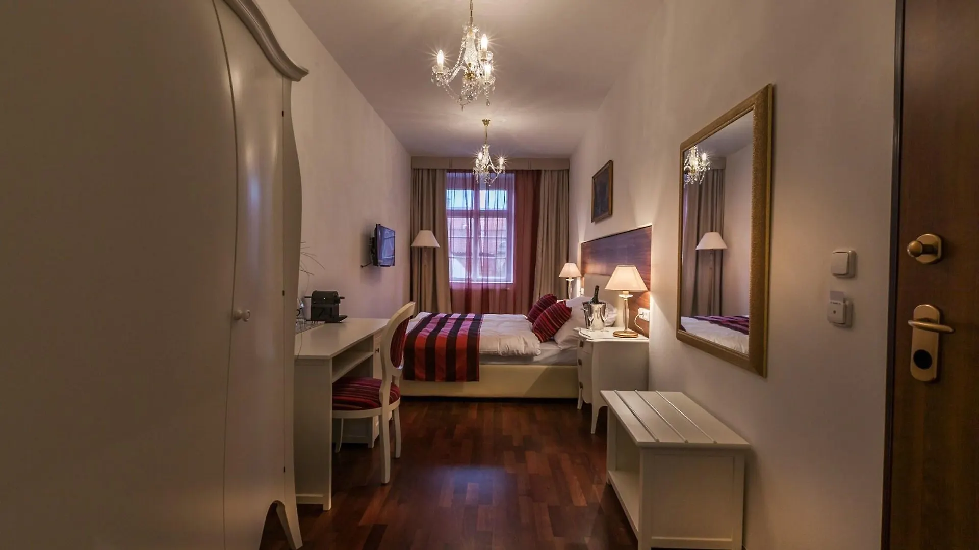 Little King Hotel U Malvaze Prag 4*,  Çek Cumhuriyeti