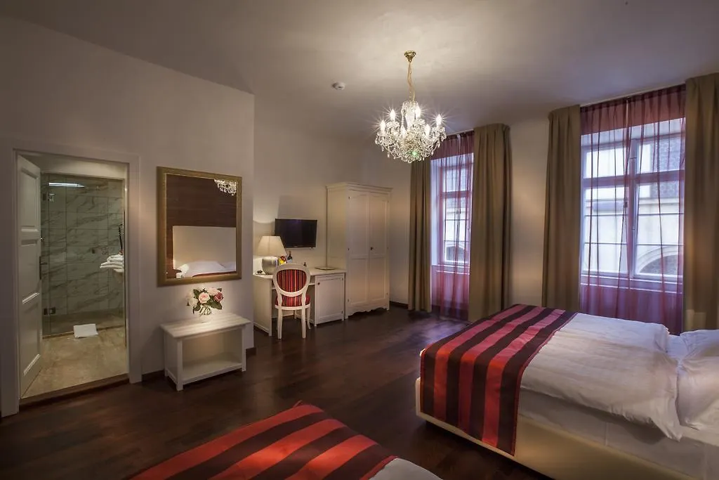 Little King Hotel U Malvaze Prag
