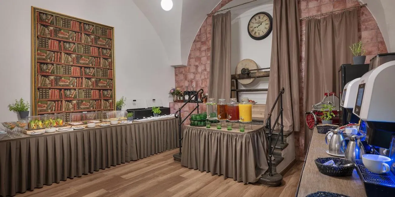Little King Hotel U Malvaze Prague